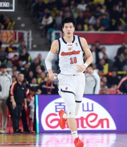 华体会体育-排队道歉！广东新援用表现回应质疑 5分钟砍10+8太强悍