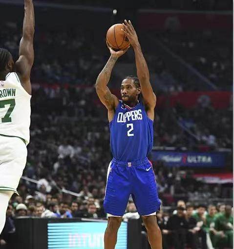 华体会体育-12投10中教育双探花!健康的莱昂纳德仍是超级巨星